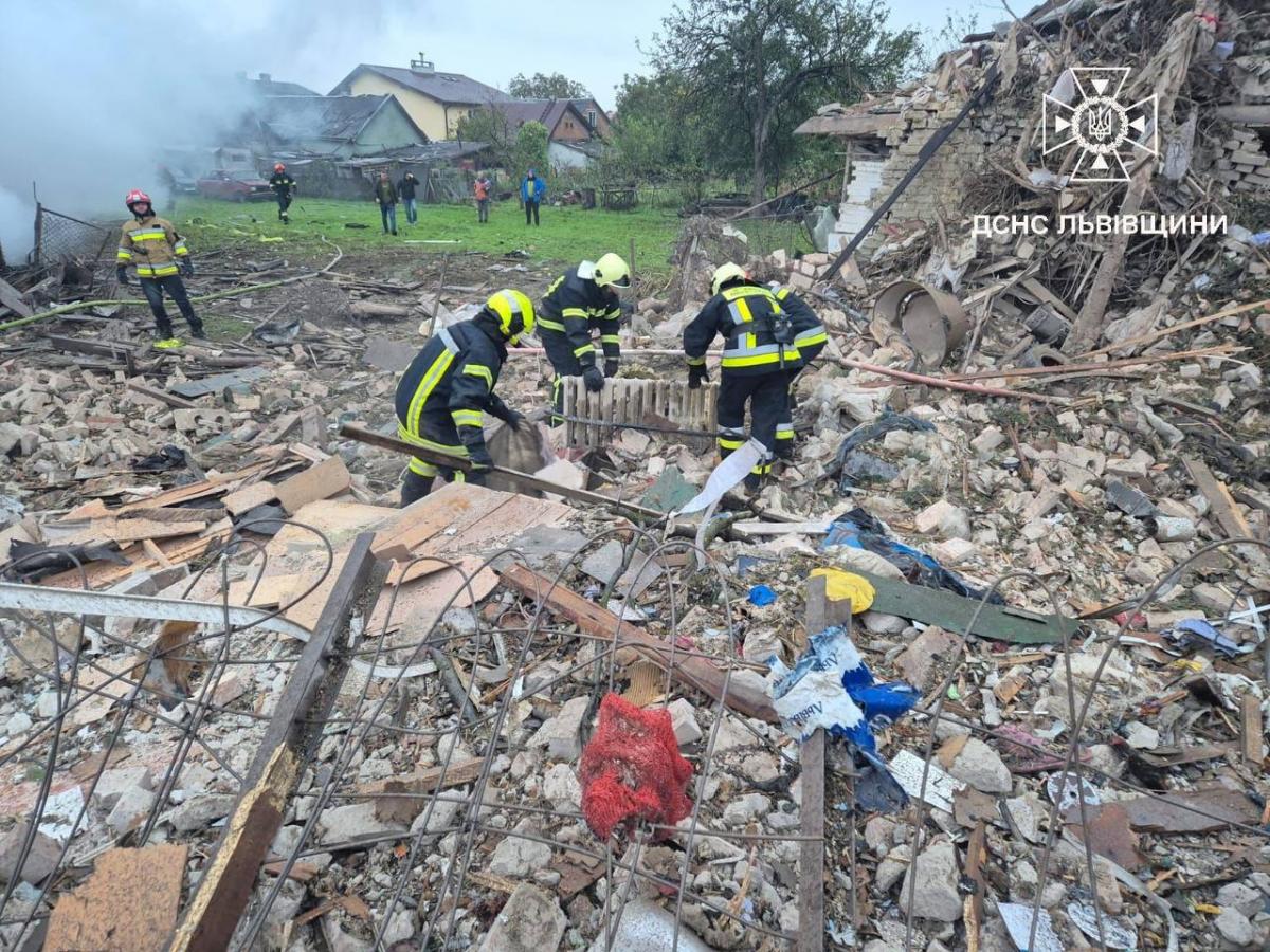 На Львівщині загинула сімʼя з чотирьох людей / ДСНС На Львівщині загинула сімʼя з чотирьох людей / ДСНС