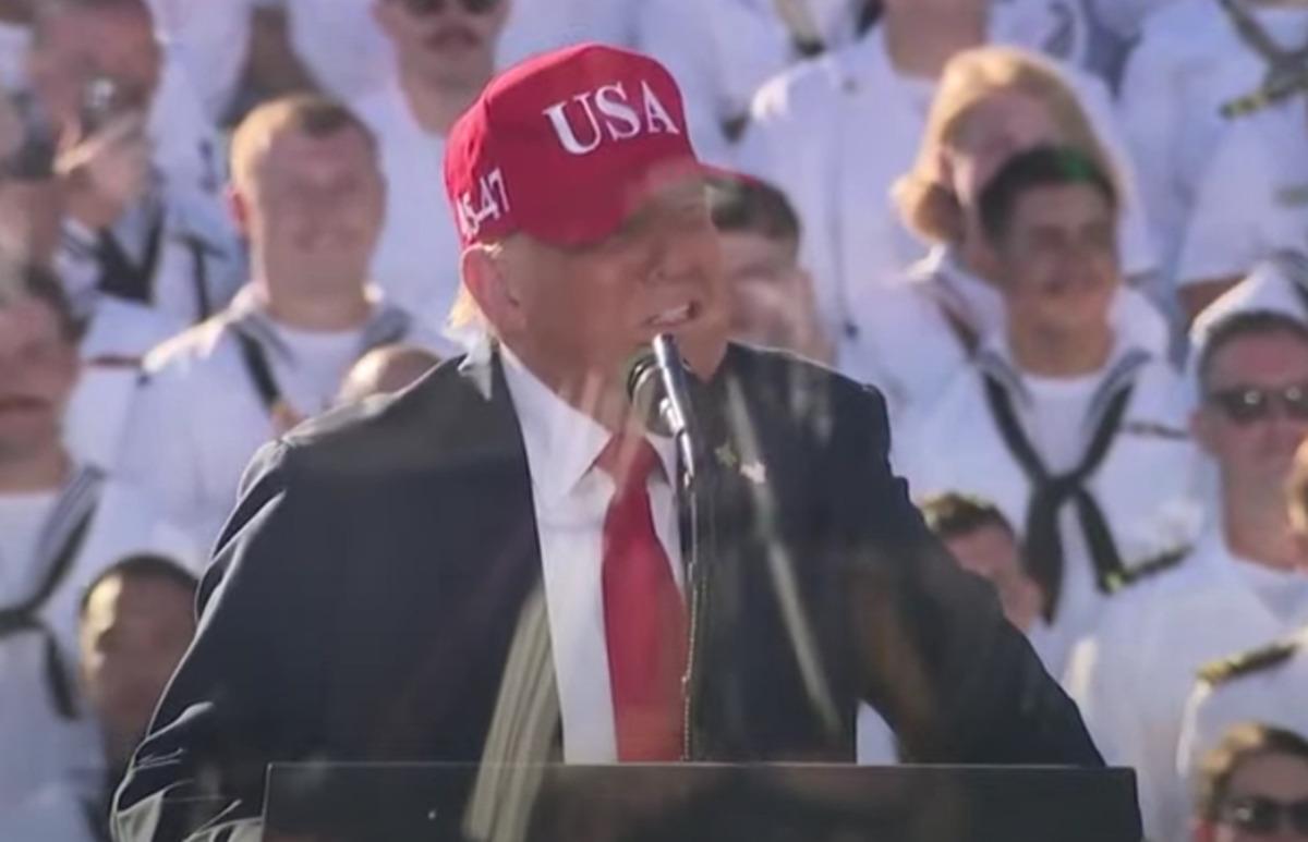 Трамп також анонсував на території Білого дому великий бій UFC в 2026 році / Фото: скріншот з відео Трамп також анонсував на території Білого дому великий бій UFC в 2026 році / Фото: скріншот з відео