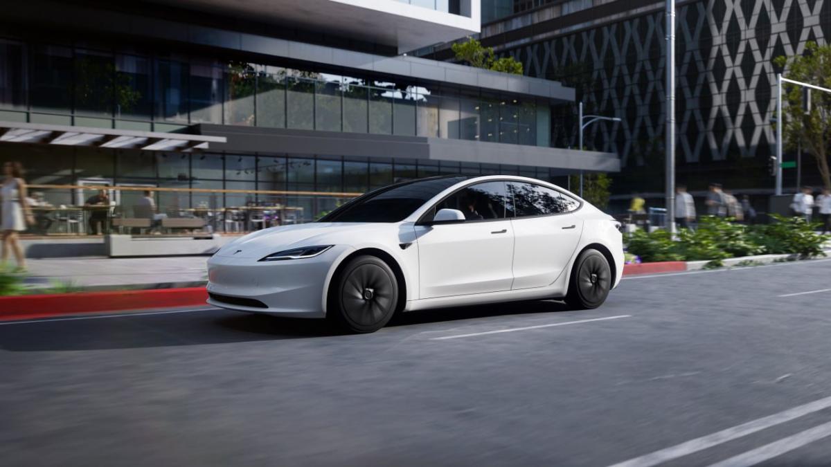 Tesla представила свои самые дешевые электромобили: сколько они стоят Tesla представила свои самые дешевые электромобили: сколько они стоят