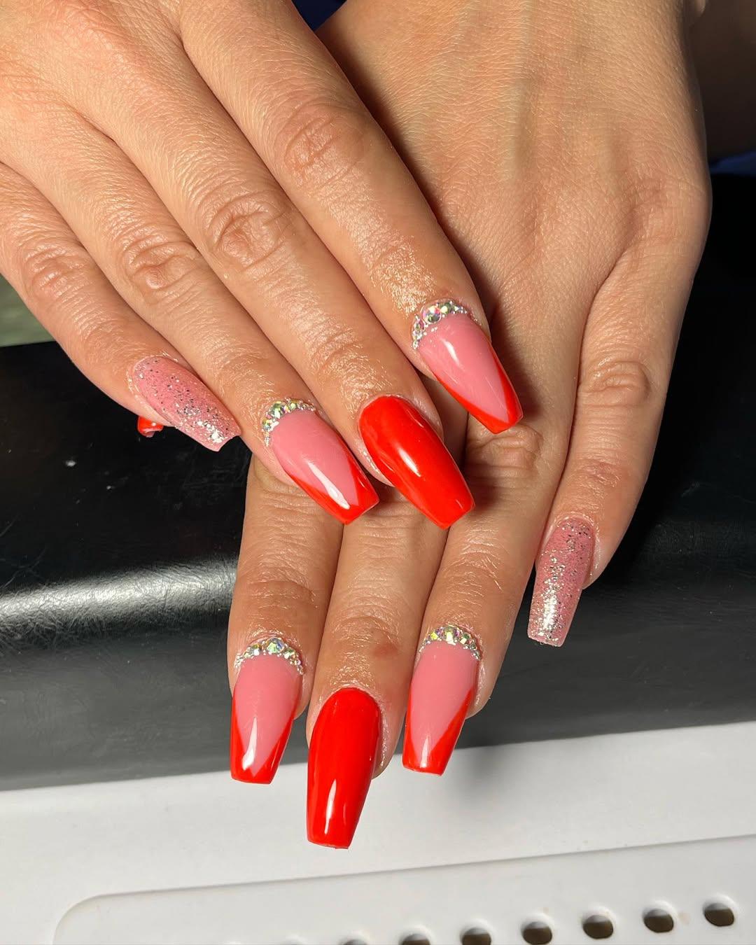 / фото instagram.com/nails_byjuhasztimea / фото instagram.com/nails_byjuhasztimea