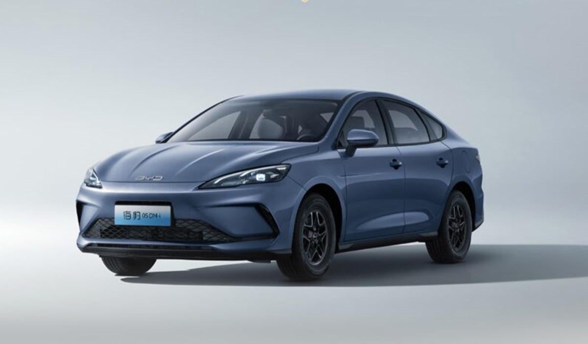 BYD Seal 05 DM-i в среднем расходует менее четырех литров топлива на 100 км / фото - BYD BYD Seal 05 DM-i в среднем расходует менее четырех литров топлива на 100 км / фото - BYD