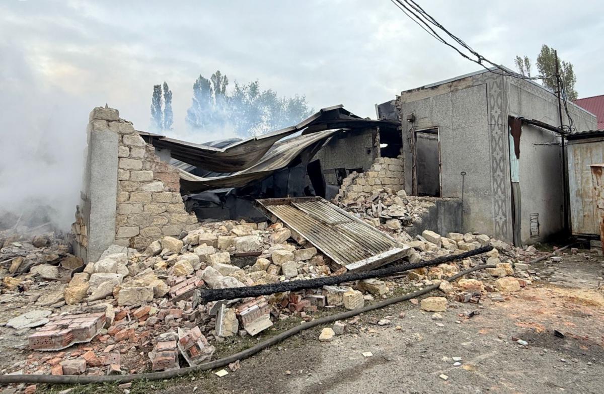 Attacco alla regione di Odessa: danni energetici e distruzioni a edifici civili, conseguenze gravi per la popolazione locale