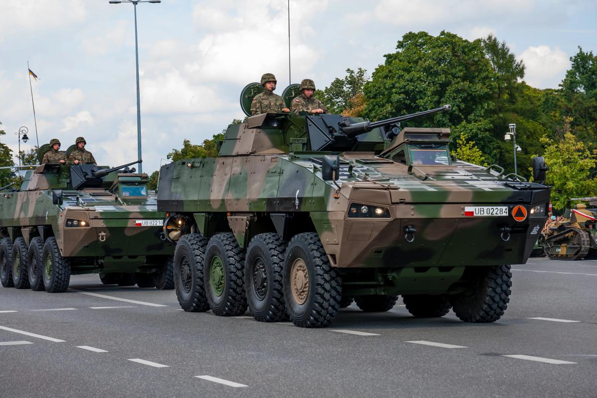 Польша перебрасывает на границу с Украиной войска, танки и системы Patriot, - министр Польша перебрасывает на границу с Украиной войска, танки и системы Patriot, - министр