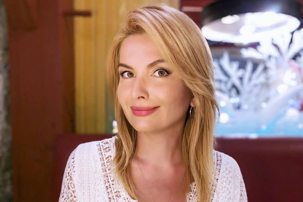 Conduttrice televisiva ucraina di 47 anni svela il nome del suo figlio appena nato e condivide emozionanti immagini del piccolo