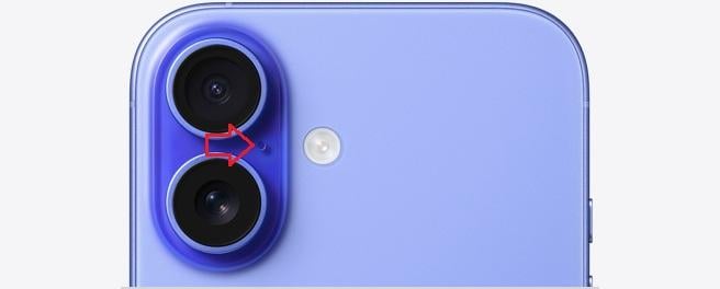 У базових iPhone мікрофон розташований поруч з об'єктивами У базових iPhone мікрофон розташований поруч з об'єктивами