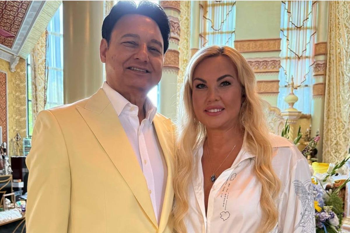 Экс-супруг Камалии назвал причину, по которой продолжает жить с певицей после развода