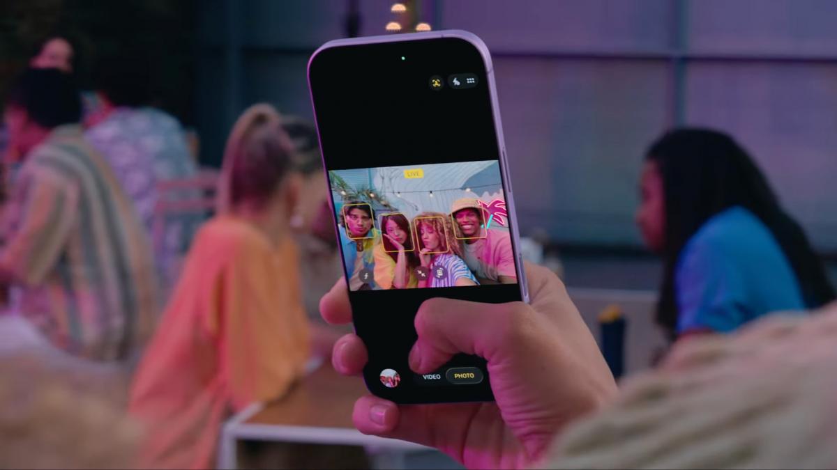 iPhone 17 Pro имеет лучшую фронтальную камеру на рынке, утверждают эксперты / фото Apple iPhone 17 Pro имеет лучшую фронтальную камеру на рынке, утверждают эксперты / фото Apple