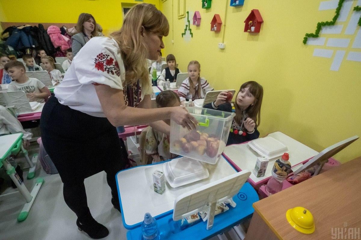 Количество молодых учителей в Украине уменьшается / фото УНИАН, Андрей Мариенко Количество молодых учителей в Украине уменьшается / фото УНИАН, Андрей Мариенко