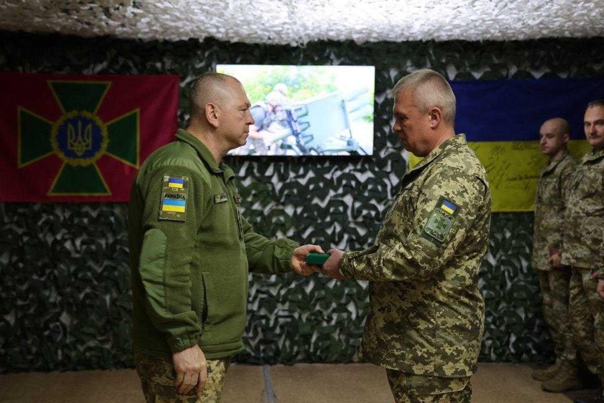 Глава Госпогранслужбы Сергей Дейнеко проверил боевые подразделения ГПСУ на линии фронта Глава Госпогранслужбы Сергей Дейнеко проверил боевые подразделения ГПСУ на линии фронта