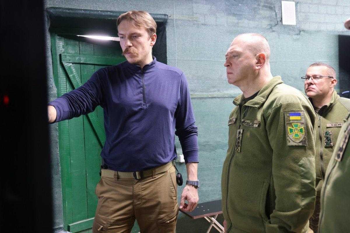 Глава Госпогранслужбы Сергей Дейнеко проверил боевые подразделения ГПСУ на линии фронта Глава Госпогранслужбы Сергей Дейнеко проверил боевые подразделения ГПСУ на линии фронта