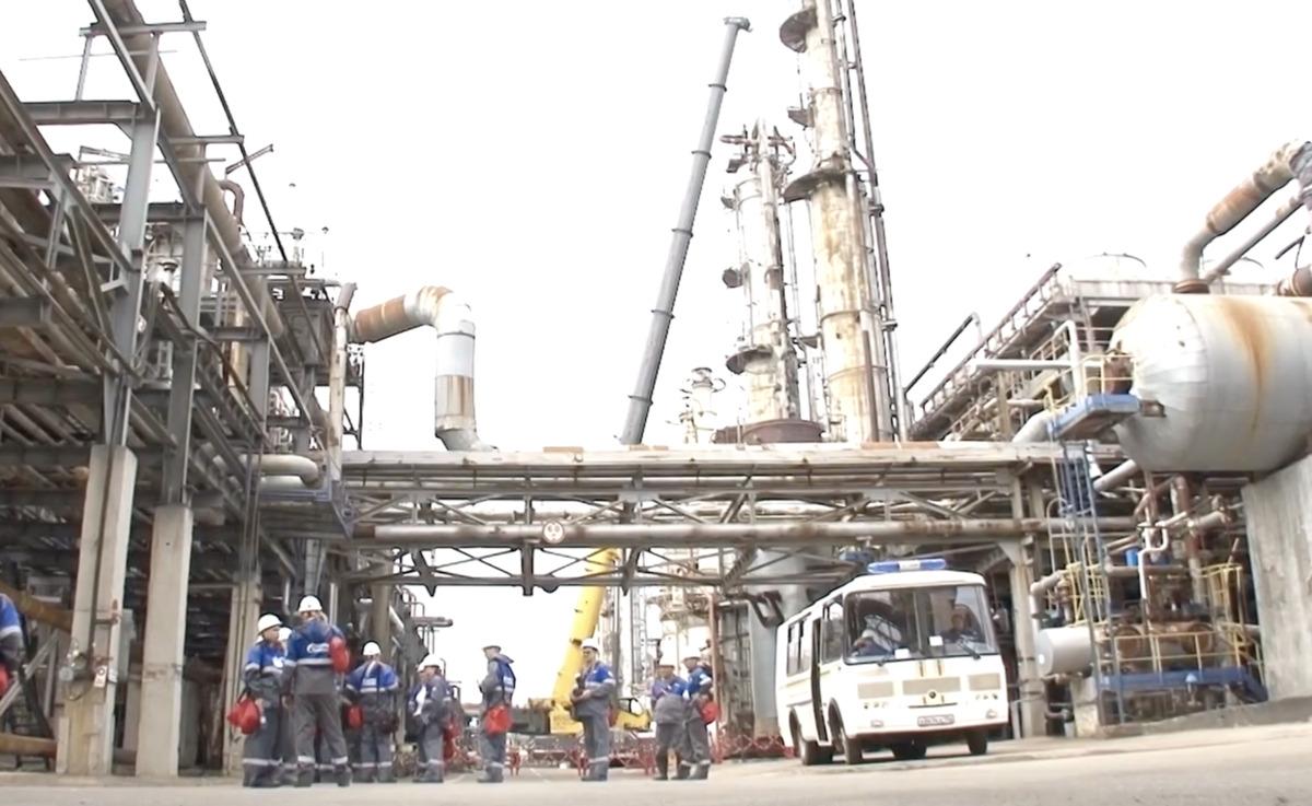 Attacco ucraino alla fabbrica di gas russa: Gazprom sospende l'attività a causa di droni