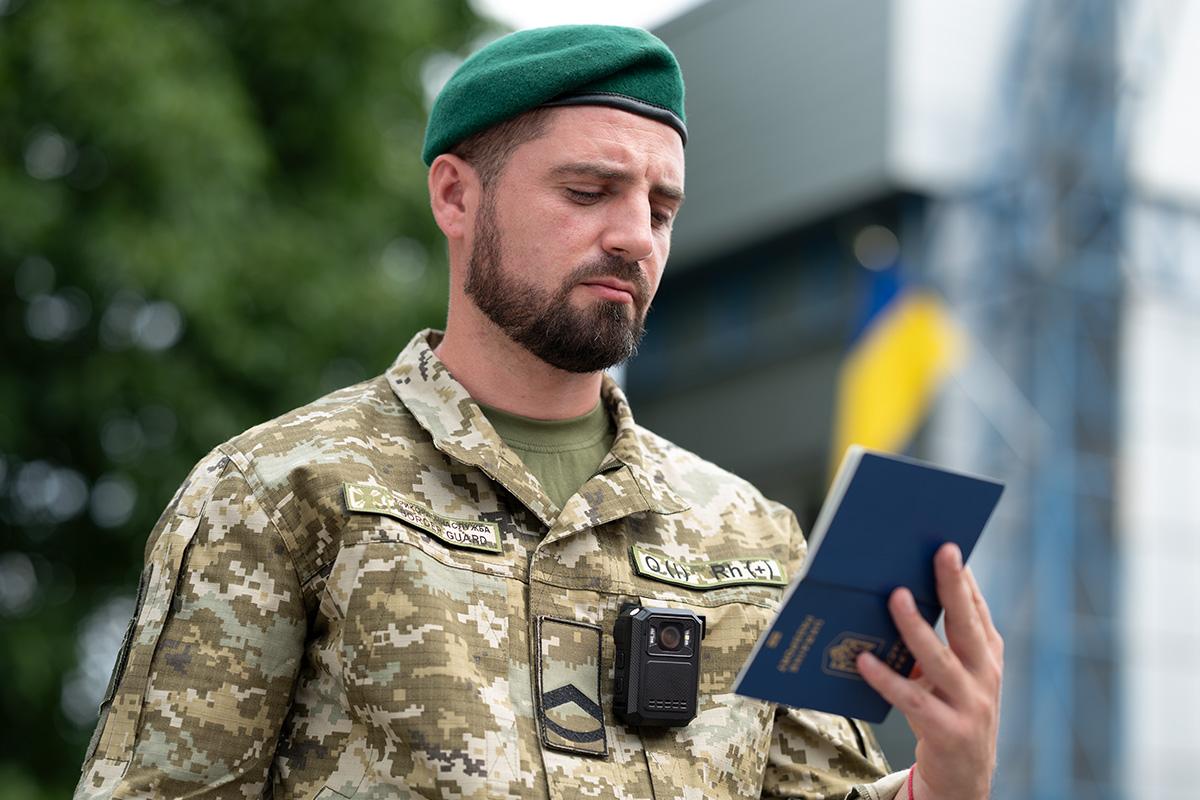 Чому черги, перевірки та запитання на кордоні - це елемент безпеки, а не незручність Чому черги, перевірки та запитання на кордоні - це елемент безпеки, а не незручність