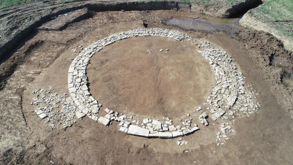 Tumulo Romano di 2000 Anni Fa Scoperto in Germania: Una Rara Testimonianza della Storia Imperiale Romana