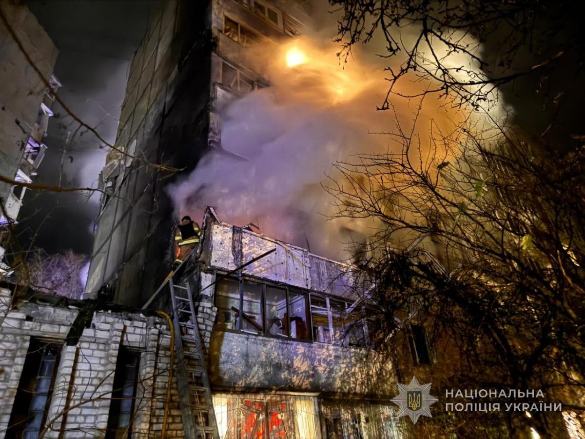 Attacco notturno russo in Ucraina: 13 feriti nella regione di Zaporižžja, conseguenze gravi e tensione nella regione