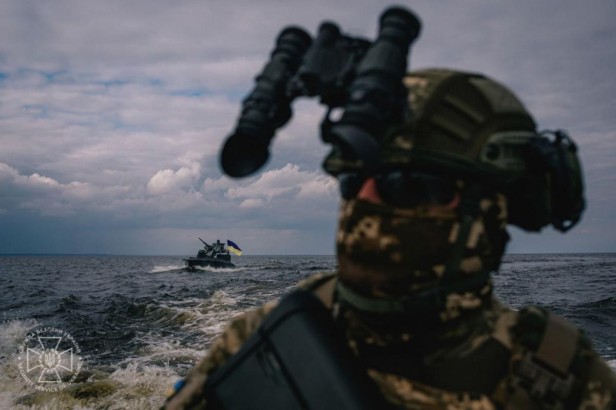 Україна представила важкий підводний дрон Sea Trident: що про нього відомо Україна представила важкий підводний дрон Sea Trident: що про нього відомо
