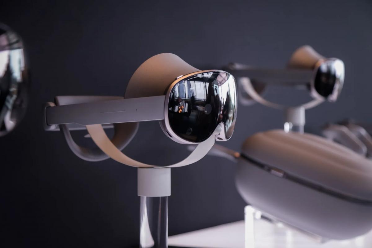 В 2 раза дешевле Apple Vision: Samsung выпустила собственные очки смешанной реальности