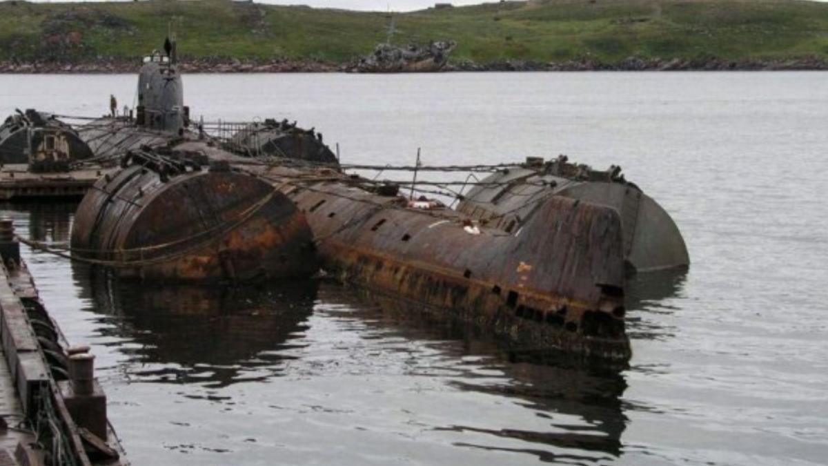 РФ планирует поднять с арктического дна советские атомные подводные лодки К-27 и К-159 / фото Bellona РФ планирует поднять с арктического дна советские атомные подводные лодки К-27 и К-159 / фото Bellona