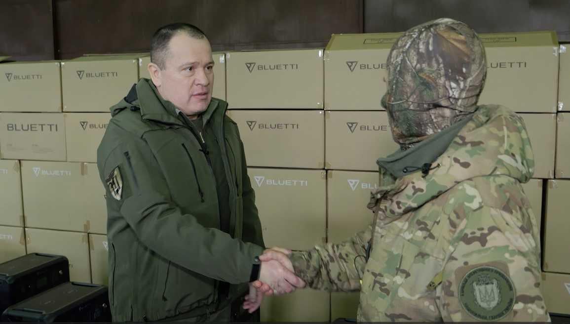 Волонтери 'Української команди' передали зарядні станції батальйону 'Свобода', - Палатний Волонтери 'Української команди' передали зарядні станції батальйону 'Свобода', - Палатний