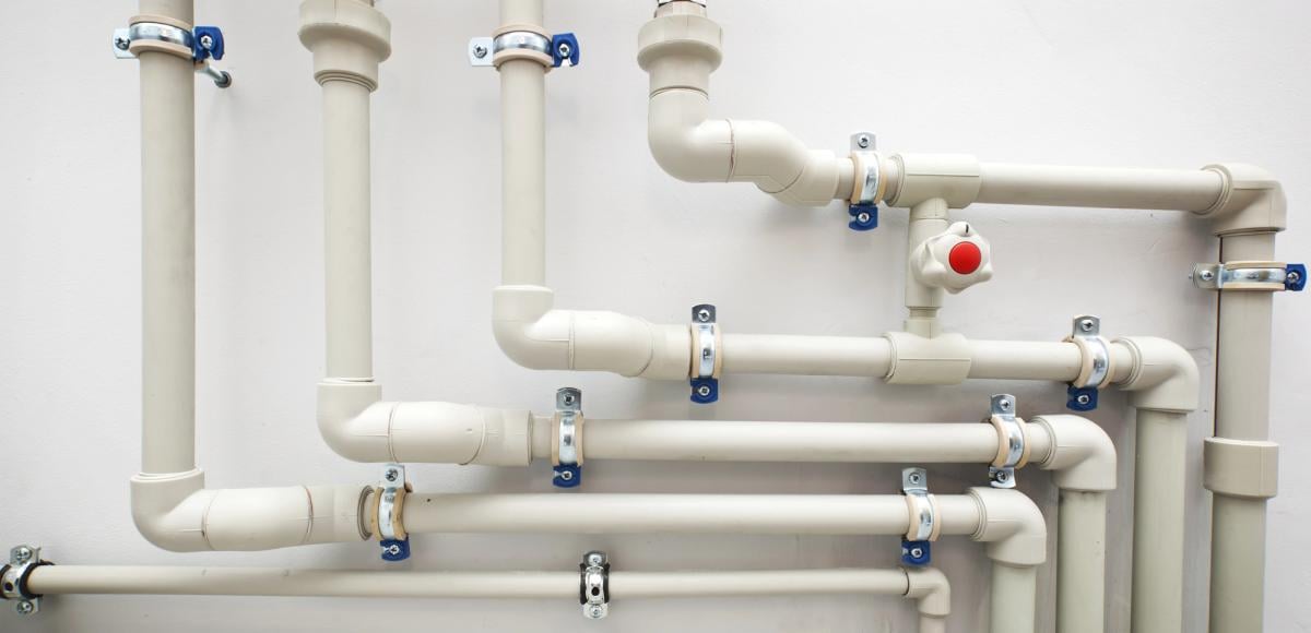 Как предотвратить замерзание труб этой зимой: 5 простых правил