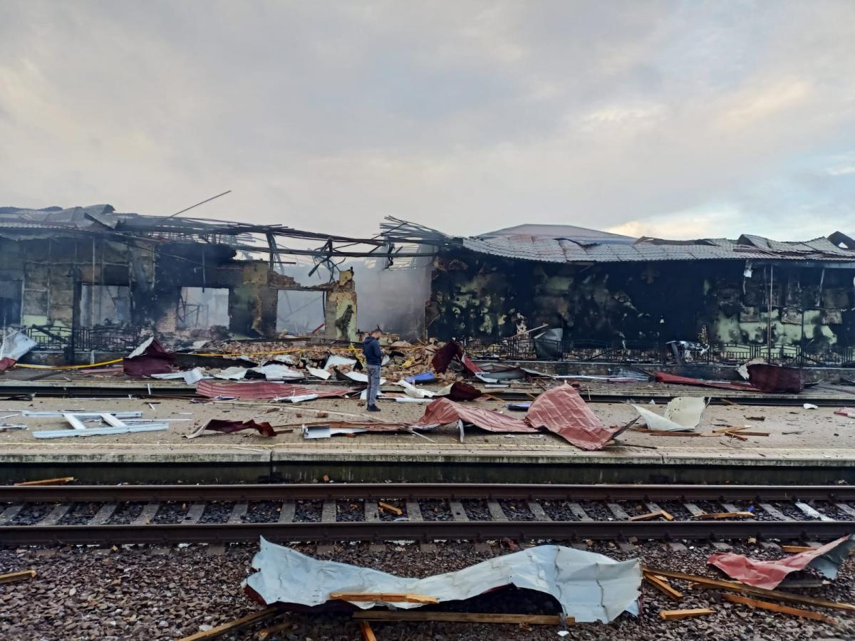 Наслідки ударів / фото @OleksiiKuleba Наслідки ударів / фото @OleksiiKuleba