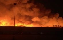 В оккупированном Донецке прогремели взрывы, вспыхнул пожар (видео)