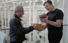 Глава NVIDIA подарував Ілону Маску найменший у світі суперкомп'ютер
