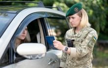 Краще не жартувати: експерт застеріг туристів від "зайвих" фраз на паспортному контролі