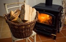 Что можно сжечь в печке, чтобы прочистить дымоход: хватит одного раза