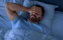 Що робити, якщо не виходить заснути: дієтологи назвали 9 найкращих продуктів