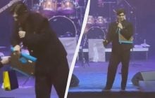 Российский певец жестко опозорился в Казахстане из-за сине-желтых цветов (видео)