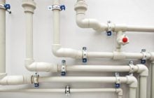 Конденсату на трубах у ванній більше не буде: ось що потрібно зробити