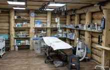 Під землею на передовій: як шпиталь від "Сталевого фронту" Ахметова рятує життя українських військових, - The Guardian