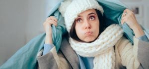 Как согреться дома, не повышая счет за отопление: полезные лайфхаки