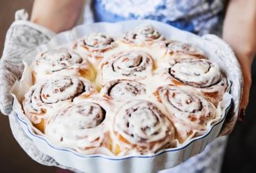 Домашні сінабони смачніші, ніж у кафе: 3 рецепти знаменитих булочок із корицею