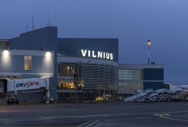 Аеропорт Вільнюса закрили на зліт та посадку: що відомо