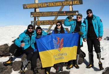 Друге дихання: огляд красивого і важливого фільму про підйом українських ветеранів на Кіліманджаро