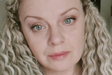 Зірка фільму БожеВільні після наркозу спростувала здогадки про свій стан