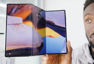 Новый смартфон Samsung получит не один, не два, а сразу три аккумулятора