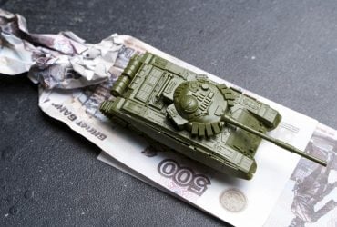 Російський військовий бюджет може скоротитися: у Bloomberg назвали причину