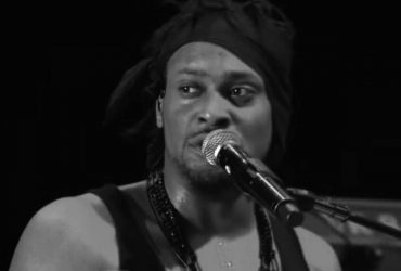 Умер известный американский певец D'Angelo