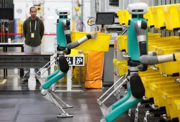 Amazon не придётся нанимать 600 тысяч новых работников: их задачи возьмут роботы, - NYT