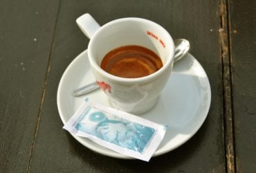 Чи можна пити каву щодня: дієтологи назвали всі за і проти