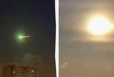 В небі над Москвою спалахнув невідомий обʼєкт (відео)
