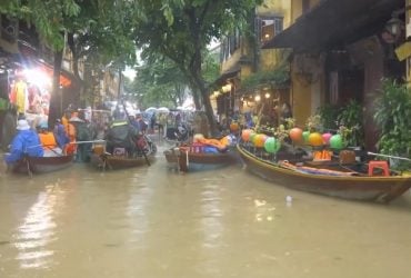 Главные туристические места Вьетнама пострадали от сильного наводнения