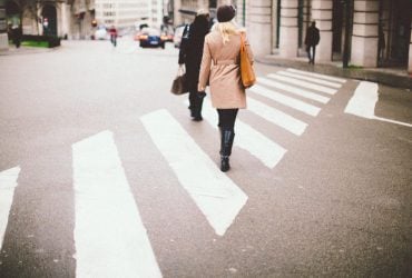 Такого ще не було: перша країна Європи обмежила швидкість пішоходів