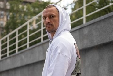 Цимбалюк емоційно відповів на звинувачення у виїзді з України