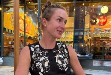 Элина Свитолина приехала в Украину и показалась с родителями (фото)