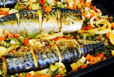 Ароматна та смачна скумбрія в духовці: сім'я просить готувати тільки так