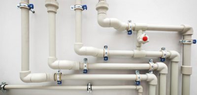 Конденсату на трубах у ванній більше не буде: ось що потрібно зробити