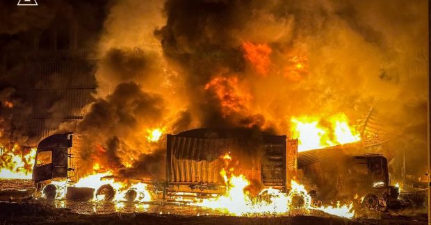 Війна в Україні - удар по Одеській області - масштабна пожежа, є постраждалі - УНІАН